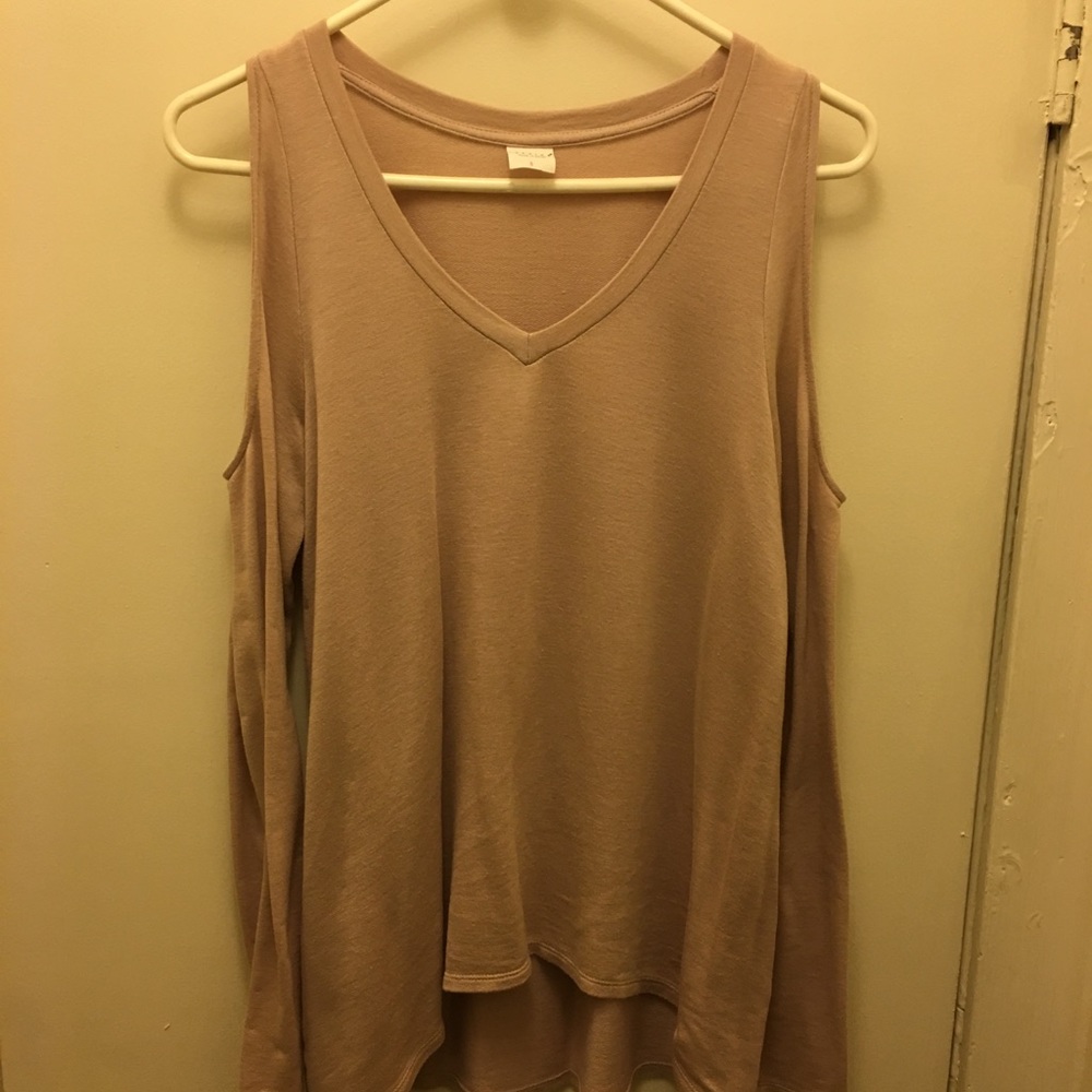 Long sleeve with shoulders out